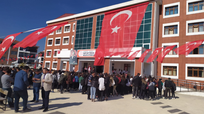 Imagen de la noticia: Dos profesores del IES Monterroso viajan a Turquía para intercambiar experiencias profesionales