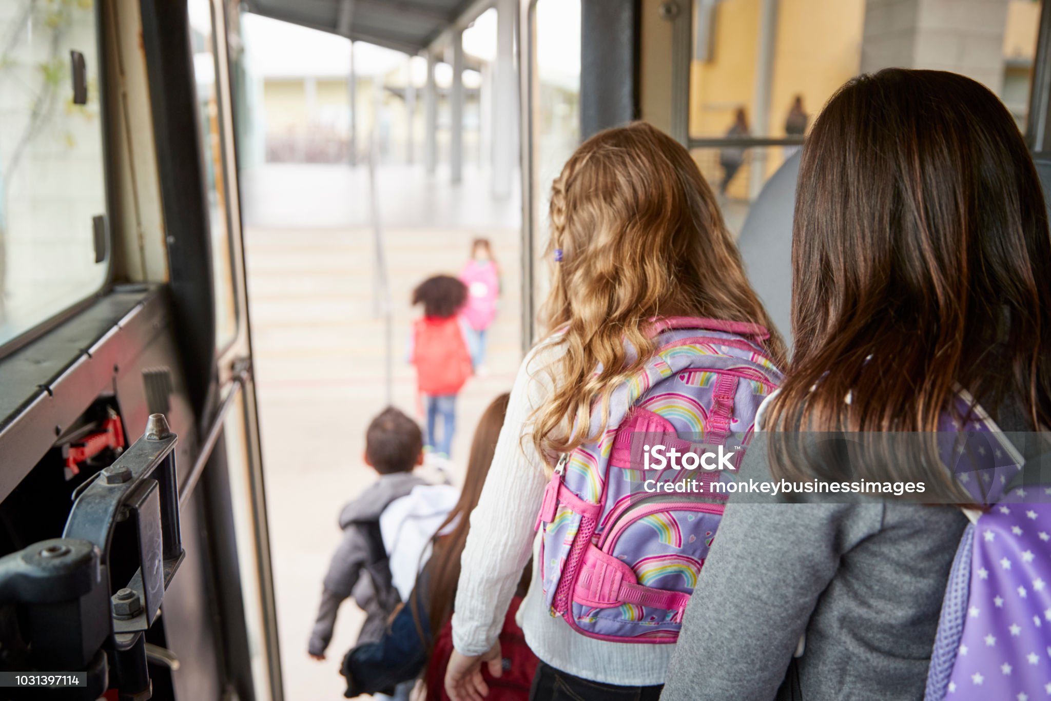 Imagen de la noticia: Convocatoria de Ayudas para el Transporte Escolar (curso 2023/2024)