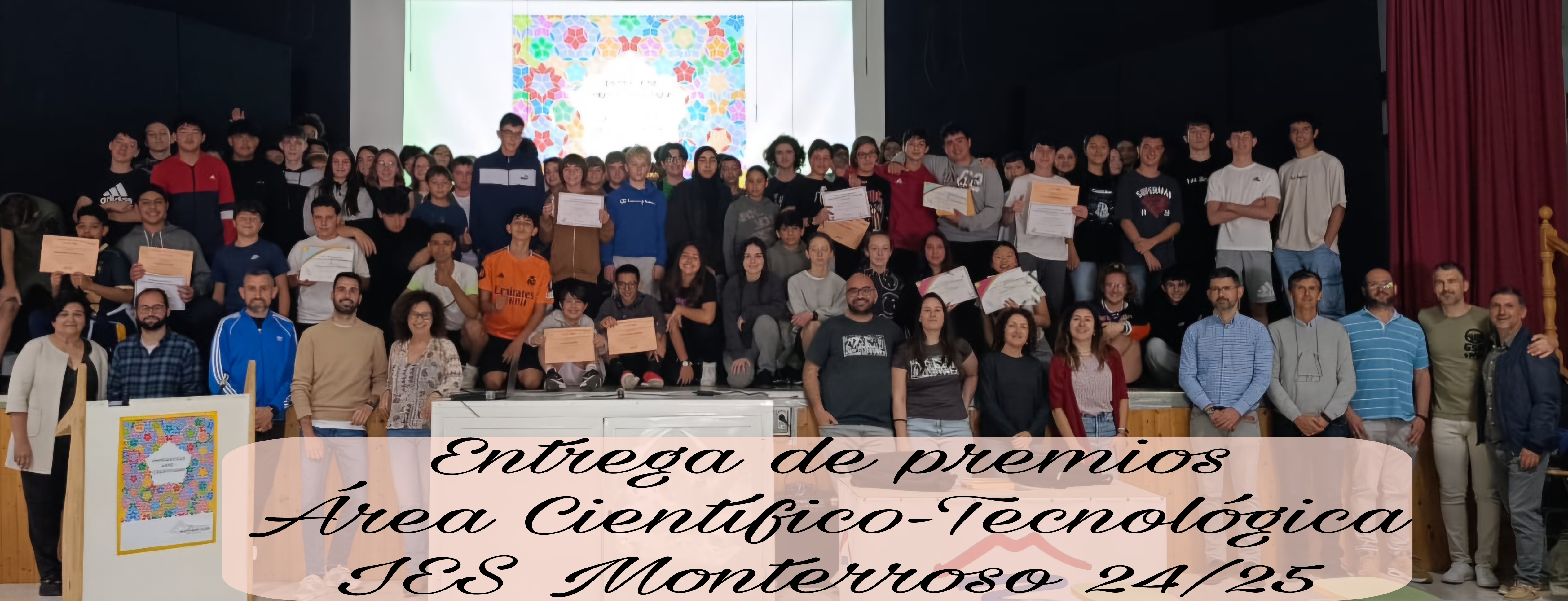 Imagen de la noticia: Entrega de diplomas y premios del Área Científico-Tecnológica. [Actualizado]